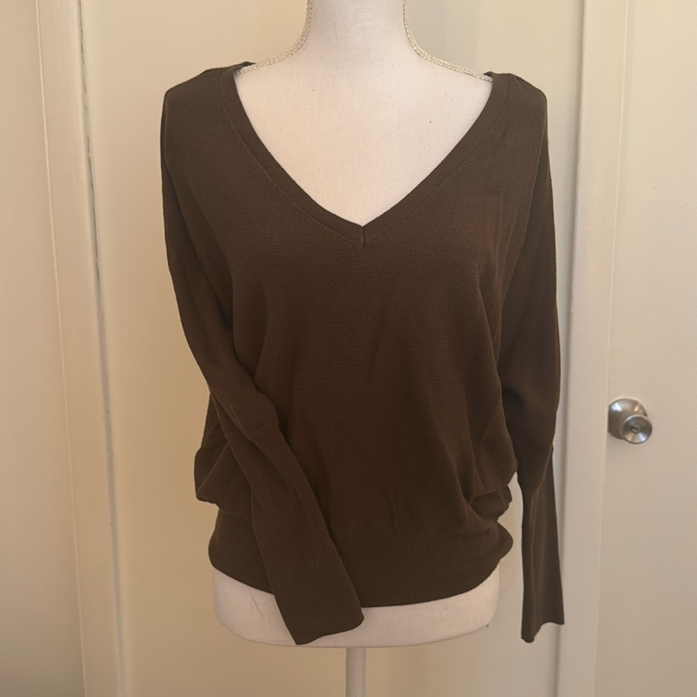 V neck sweater